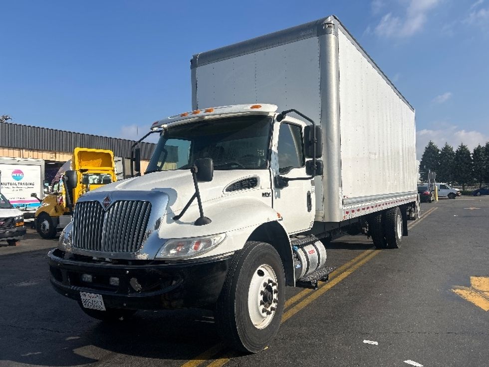 Medium Duty Box Truck-Light and Medium Duty Trucks-International-2020-MV607-Torrance-CA-216,163\n\t\tmiles-$ 39,750 - Image 3