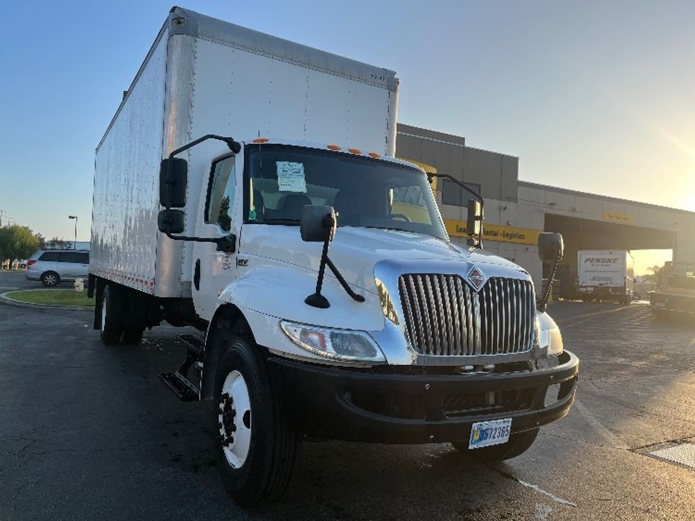 Medium Duty Box Truck-Light and Medium Duty Trucks-International-2020-MV607-Torrance-CA-216,451\n\t\tmiles-$ 43,750 - Image 1