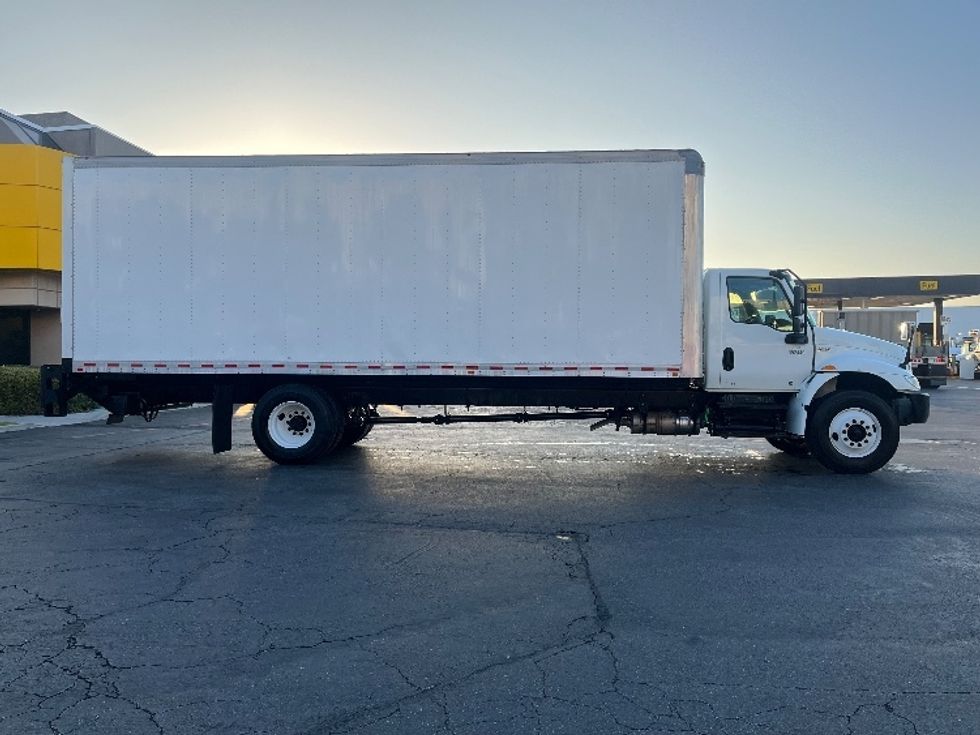 Medium Duty Box Truck-Light and Medium Duty Trucks-International-2020-MV607-Torrance-CA-216,451\n\t\tmiles-$ 43,750 - Image 15