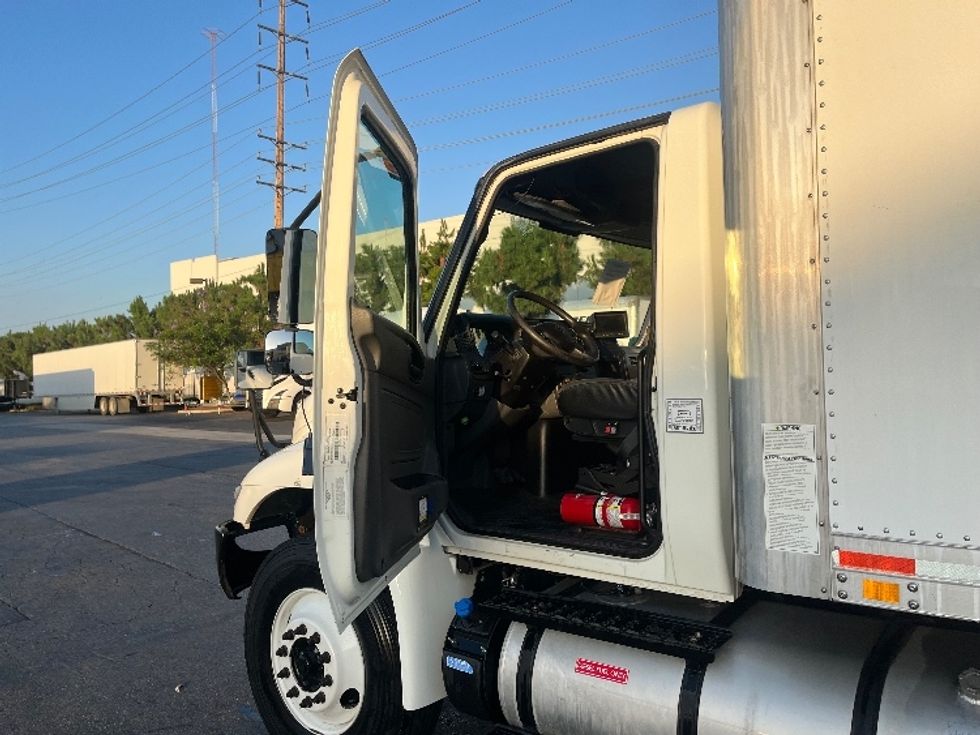 Medium Duty Box Truck-Light and Medium Duty Trucks-International-2020-MV607-Torrance-CA-216,451\n\t\tmiles-$ 43,750 - Image 16