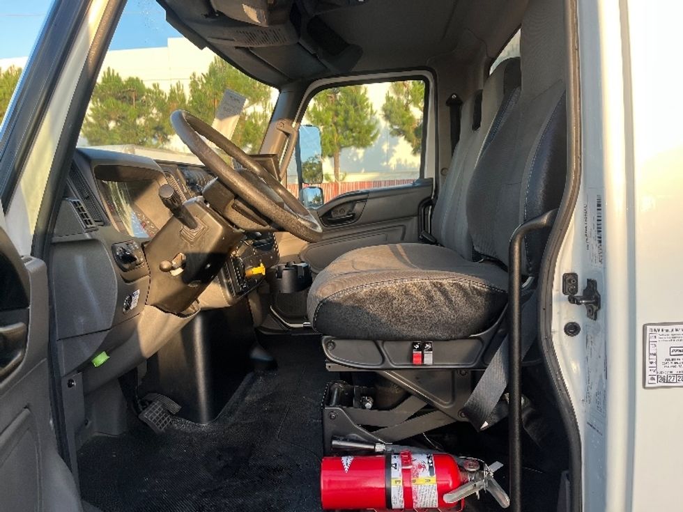 Medium Duty Box Truck-Light and Medium Duty Trucks-International-2020-MV607-Torrance-CA-216,451\n\t\tmiles-$ 43,750 - Image 17