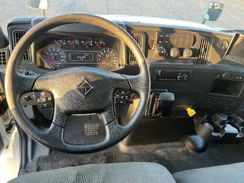 Medium Duty Box Truck-Light and Medium Duty Trucks-International-2020-MV607-Torrance-CA-216,451\n\t\tmiles-$ 43,750 - Image 18