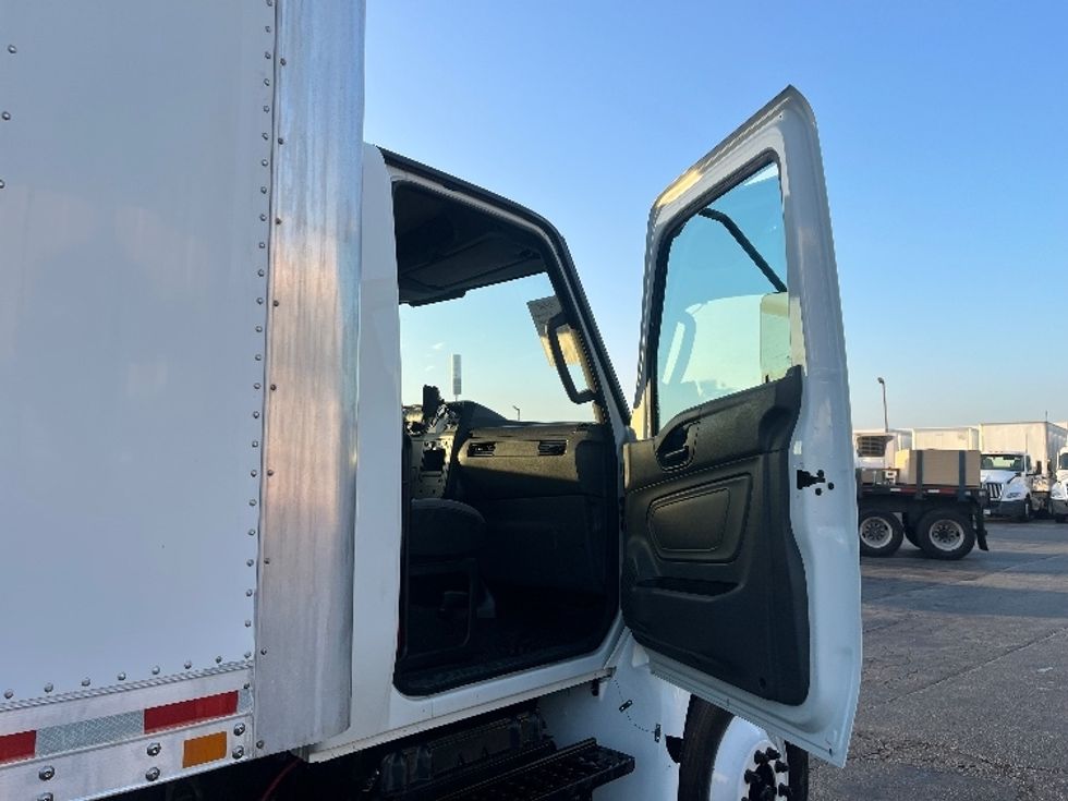 Medium Duty Box Truck-Light and Medium Duty Trucks-International-2020-MV607-Torrance-CA-216,451\n\t\tmiles-$ 43,750 - Image 20