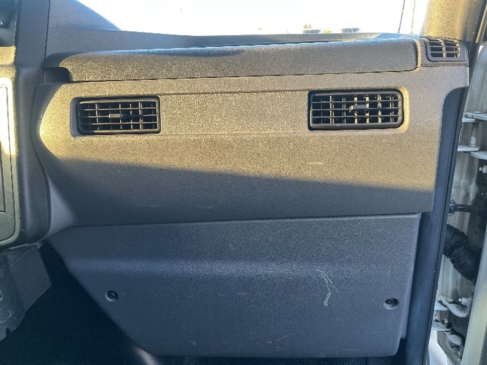 Medium Duty Box Truck-Light and Medium Duty Trucks-International-2020-MV607-Torrance-CA-216,451\n\t\tmiles-$ 43,750 - Image 21