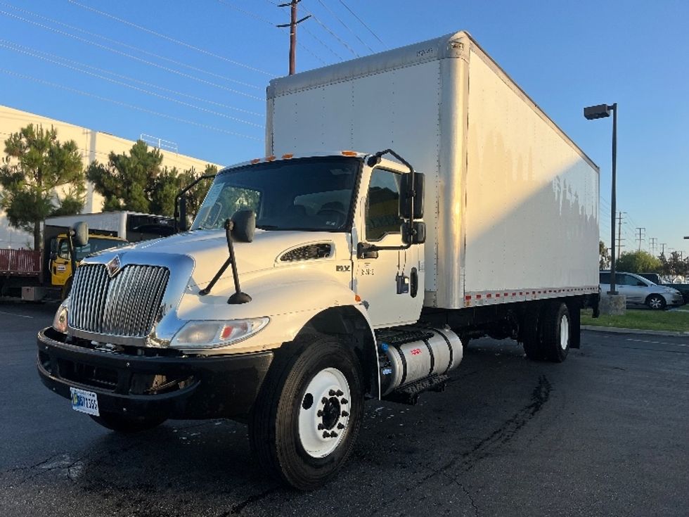 Medium Duty Box Truck-Light and Medium Duty Trucks-International-2020-MV607-Torrance-CA-216,451\n\t\tmiles-$ 43,750 - Image 3