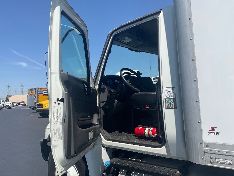 Medium Duty Box Truck-Light and Medium Duty Trucks-International-2020-MV607-Torrance-CA-218,182\n\t\tmiles-$ 47,500 - Image 16