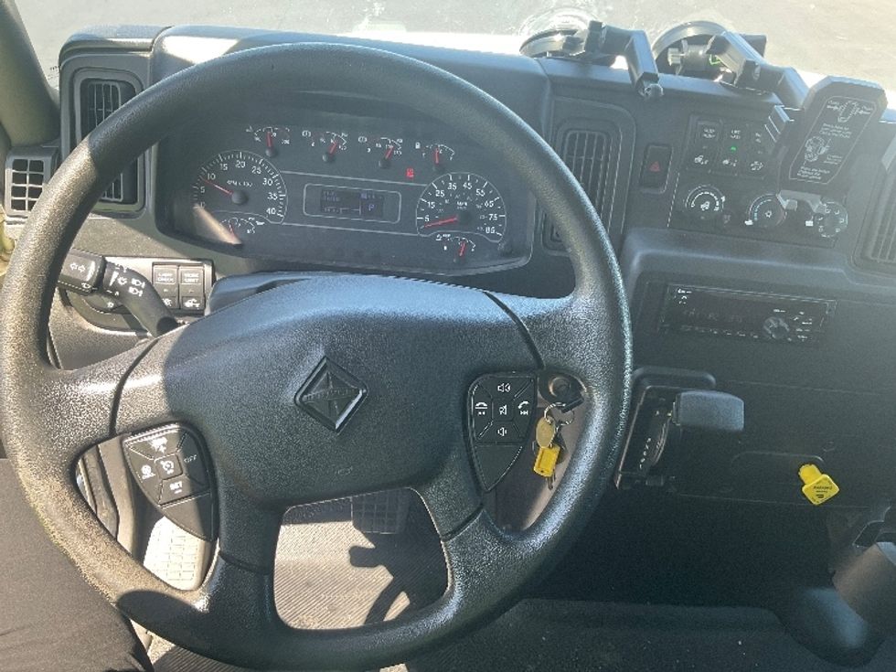 Medium Duty Box Truck-Light and Medium Duty Trucks-International-2020-MV607-Torrance-CA-218,182\n\t\tmiles-$ 47,500 - Image 18
