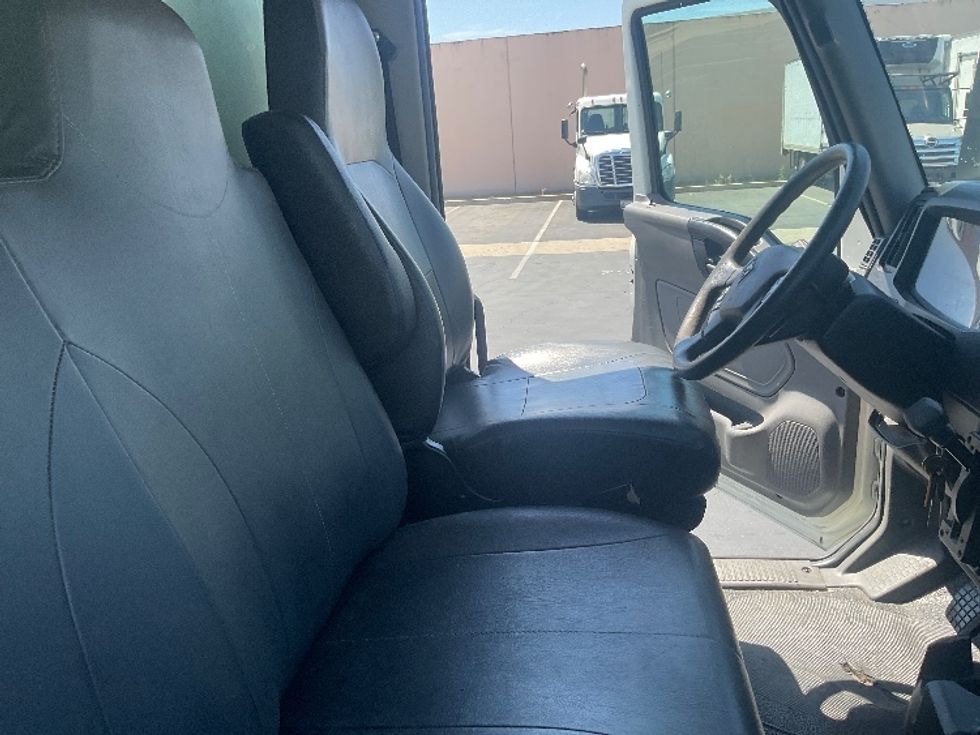 Medium Duty Box Truck-Light and Medium Duty Trucks-International-2020-MV607-Torrance-CA-218,182\n\t\tmiles-$ 47,500 - Image 22