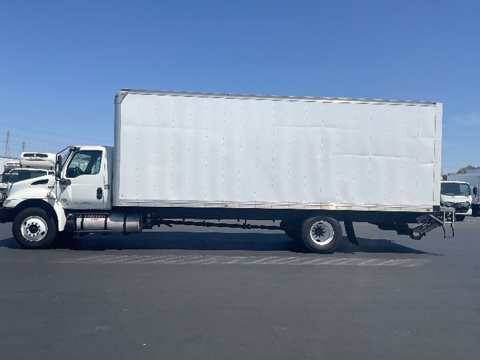 Medium Duty Box Truck-Light and Medium Duty Trucks-International-2020-MV607-Torrance-CA-218,182\n\t\tmiles-$ 47,500 - Image 4