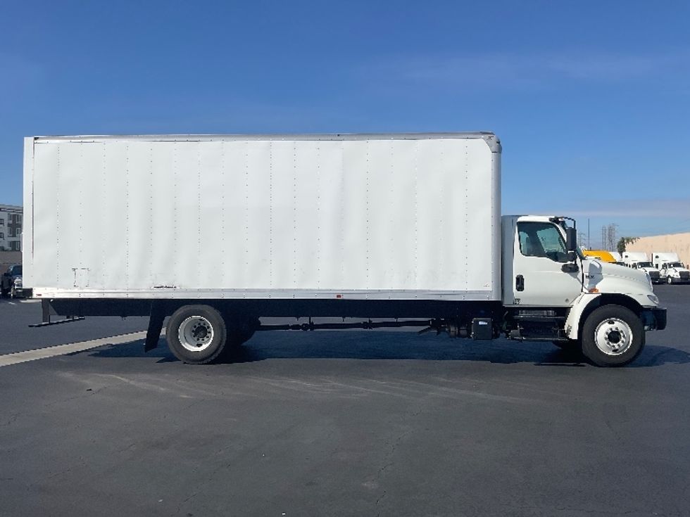 Medium Duty Box Truck-Light and Medium Duty Trucks-International-2020-MV607-Torrance-CA-27,309\n\t\tmiles-$ 58,000 - Image 15
