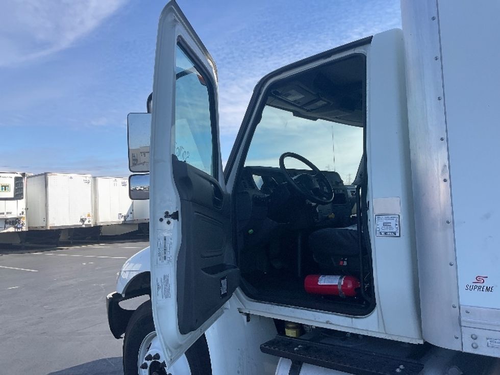 Medium Duty Box Truck-Light and Medium Duty Trucks-International-2020-MV607-Torrance-CA-27,309\n\t\tmiles-$ 58,000 - Image 16