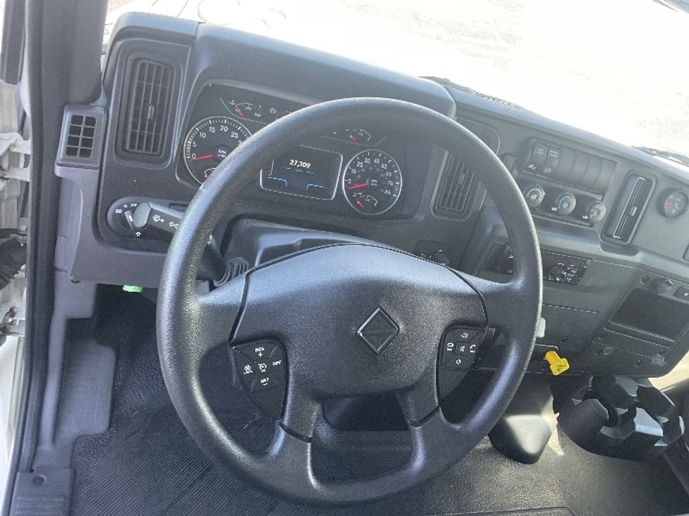 Medium Duty Box Truck-Light and Medium Duty Trucks-International-2020-MV607-Torrance-CA-27,309\n\t\tmiles-$ 58,000 - Image 18