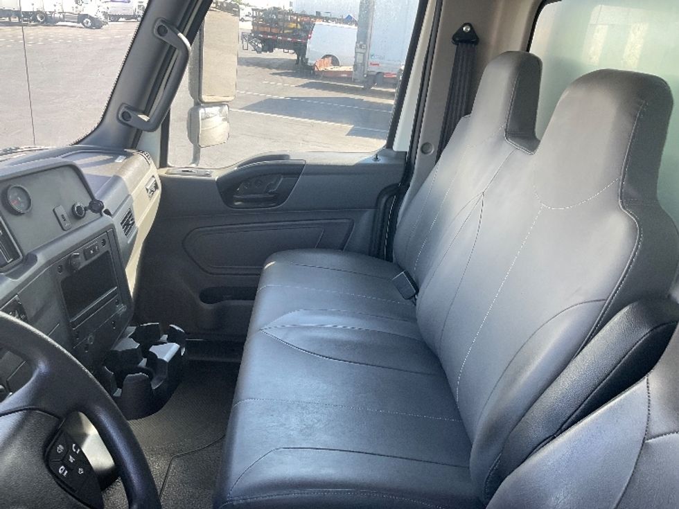 Medium Duty Box Truck-Light and Medium Duty Trucks-International-2020-MV607-Torrance-CA-27,309\n\t\tmiles-$ 58,000 - Image 19
