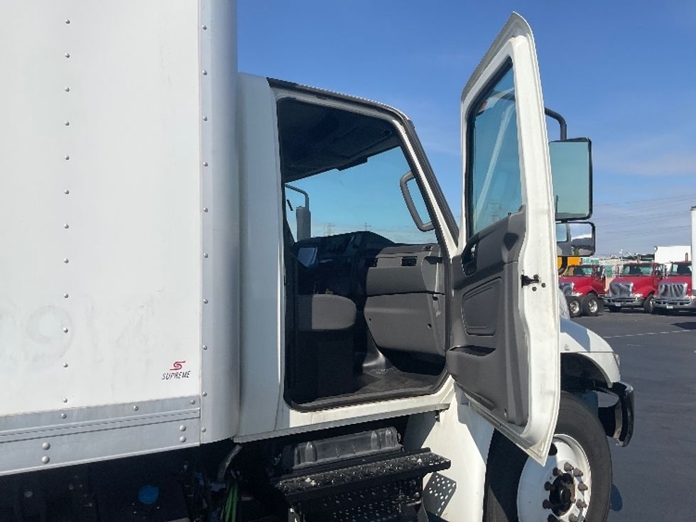 Medium Duty Box Truck-Light and Medium Duty Trucks-International-2020-MV607-Torrance-CA-27,309\n\t\tmiles-$ 58,000 - Image 20