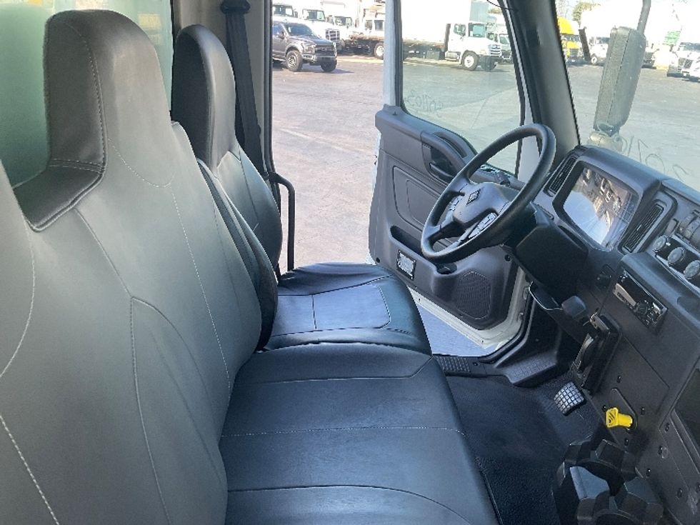Medium Duty Box Truck-Light and Medium Duty Trucks-International-2020-MV607-Torrance-CA-27,309\n\t\tmiles-$ 58,000 - Image 22