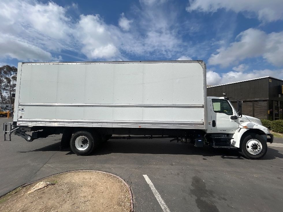 Medium Duty Box Truck-Light and Medium Duty Trucks-International-2020-MV607-Torrance-CA-41,079\n\t\tmiles-$ 66,250 - Image 15