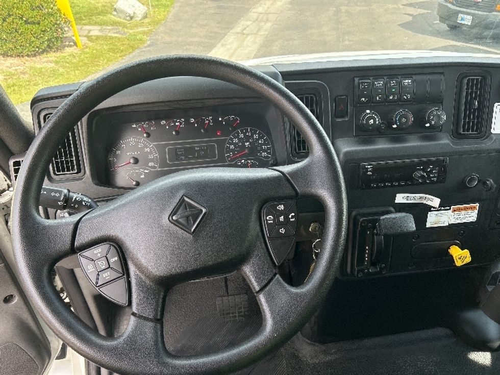 Medium Duty Box Truck-Light and Medium Duty Trucks-International-2020-MV607-Torrance-CA-41,079\n\t\tmiles-$ 66,250 - Image 18