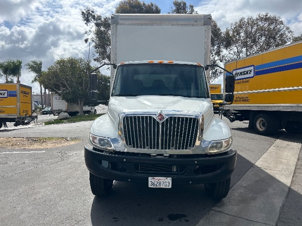 Medium Duty Box Truck-Light and Medium Duty Trucks-International-2020-MV607-Torrance-CA-41,079\n\t\tmiles-$ 66,250 - Image 2
