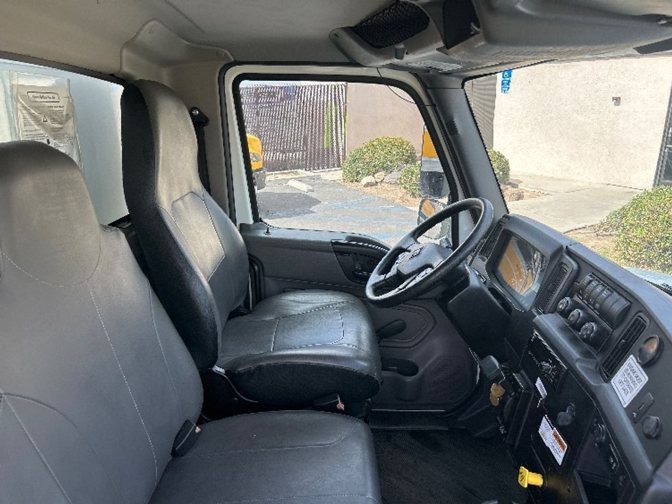 Medium Duty Box Truck-Light and Medium Duty Trucks-International-2020-MV607-Torrance-CA-41,079\n\t\tmiles-$ 66,250 - Image 22