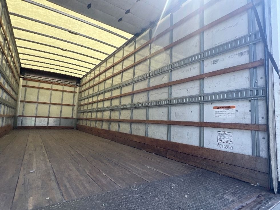 Medium Duty Box Truck-Light and Medium Duty Trucks-International-2020-MV607-Torrance-CA-69,397\n\t\tmiles-$ 66,500 - Image 12