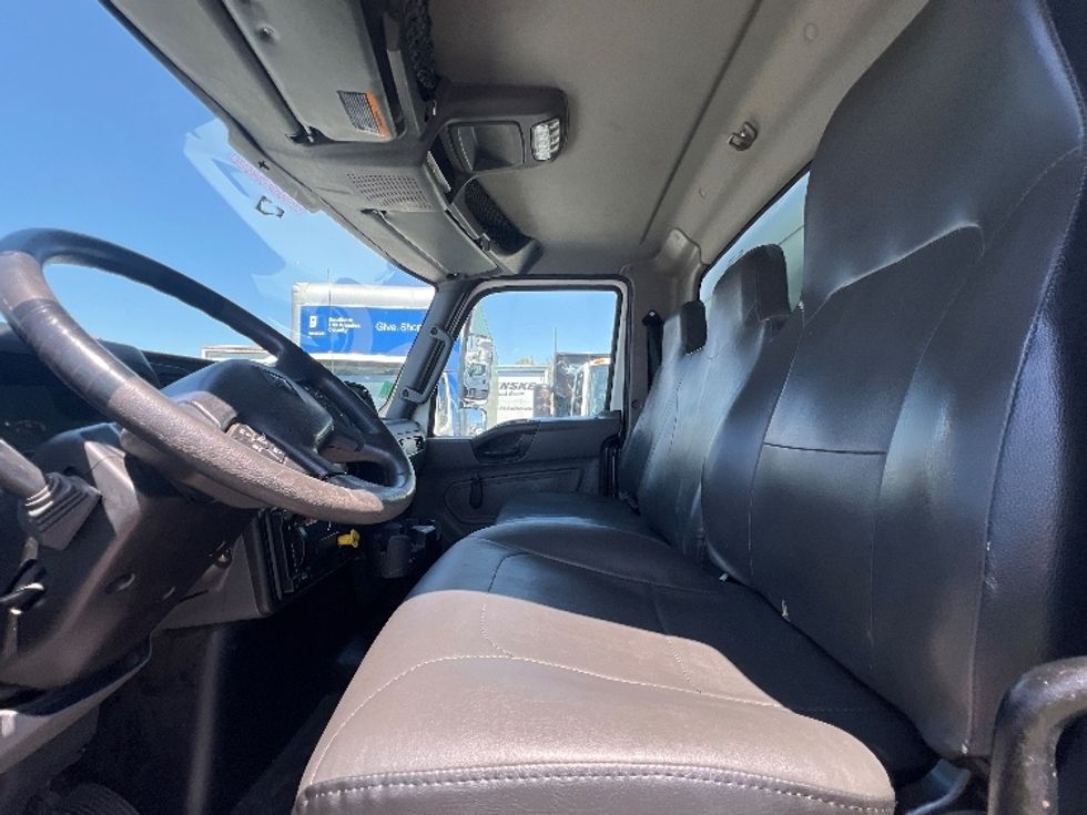 Medium Duty Box Truck-Light and Medium Duty Trucks-International-2020-MV607-Torrance-CA-69,397\n\t\tmiles-$ 66,500 - Image 17