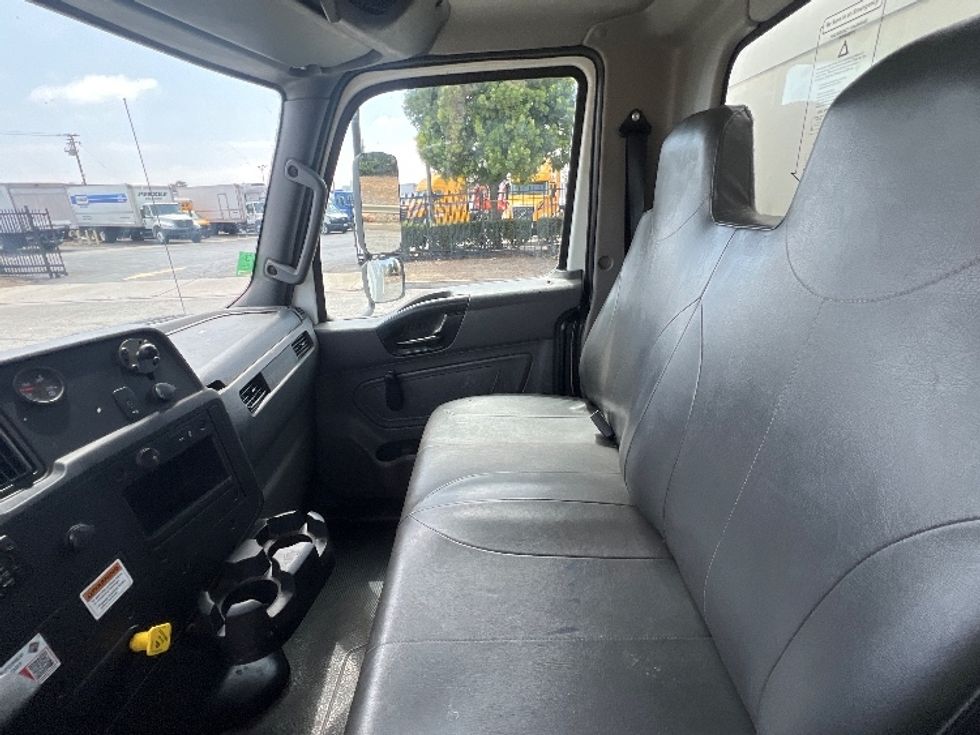 Medium Duty Box Truck-Light and Medium Duty Trucks-International-2020-MV607-Torrance-CA-69,397\n\t\tmiles-$ 66,500 - Image 19