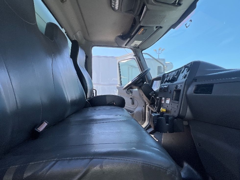Medium Duty Box Truck-Light and Medium Duty Trucks-International-2020-MV607-Torrance-CA-69,397\n\t\tmiles-$ 66,500 - Image 22
