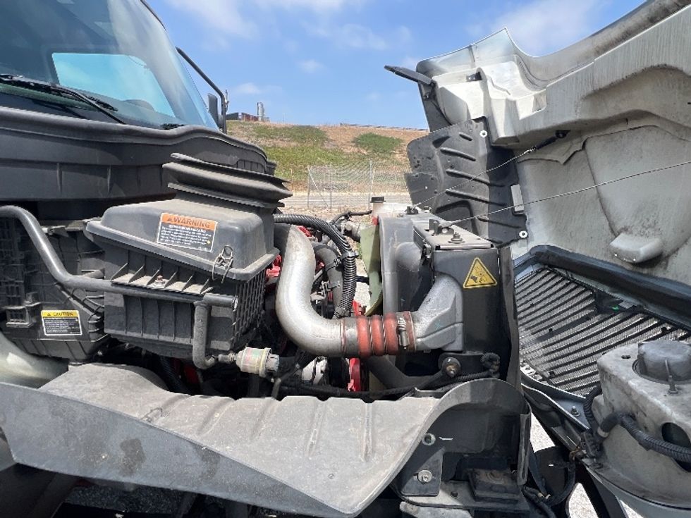 Medium Duty Box Truck-Light and Medium Duty Trucks-International-2020-MV607-Torrance-CA-69,397\n\t\tmiles-$ 66,500 - Image 23