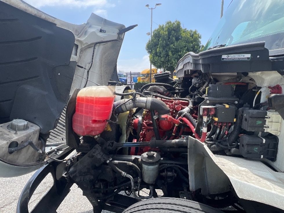 Medium Duty Box Truck-Light and Medium Duty Trucks-International-2020-MV607-Torrance-CA-69,397\n\t\tmiles-$ 66,500 - Image 24