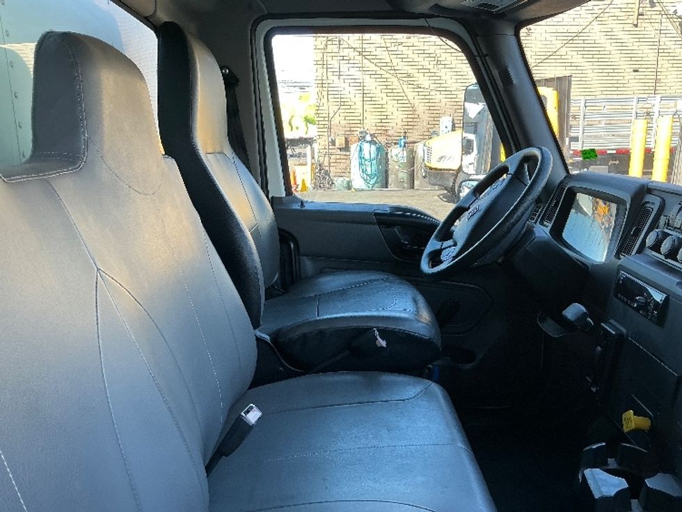 Medium Duty Box Truck-Light and Medium Duty Trucks-International-2020-MV607-Torrance-CA-8,695\n\t\tmiles-$ 73,000 - Image 22