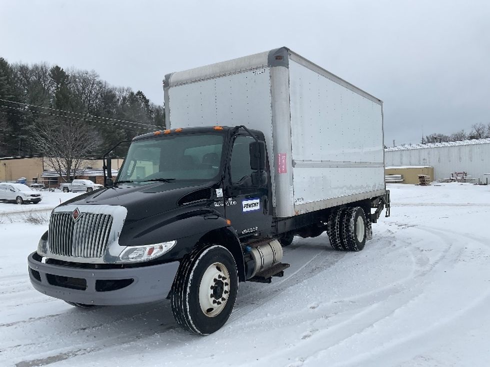 Medium Duty Box Truck-Light and Medium Duty Trucks-International-2020-MV607-Traverse City-MI-107,845\n\t\tmiles-$ 48,250 - Image 3
