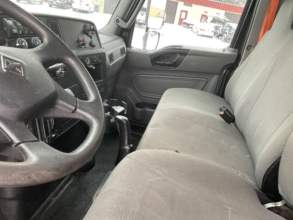 Medium Duty Box Truck-Light and Medium Duty Trucks-International-2020-MV607-Traverse City-MI-107,845\n\t\tmiles-$ 48,250 - Image 19