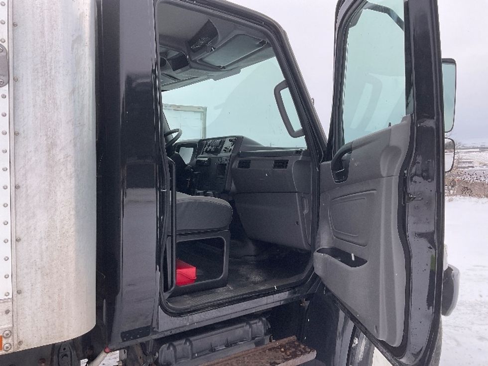 Medium Duty Box Truck-Light and Medium Duty Trucks-International-2020-MV607-Traverse City-MI-107,845\n\t\tmiles-$ 48,250 - Image 20