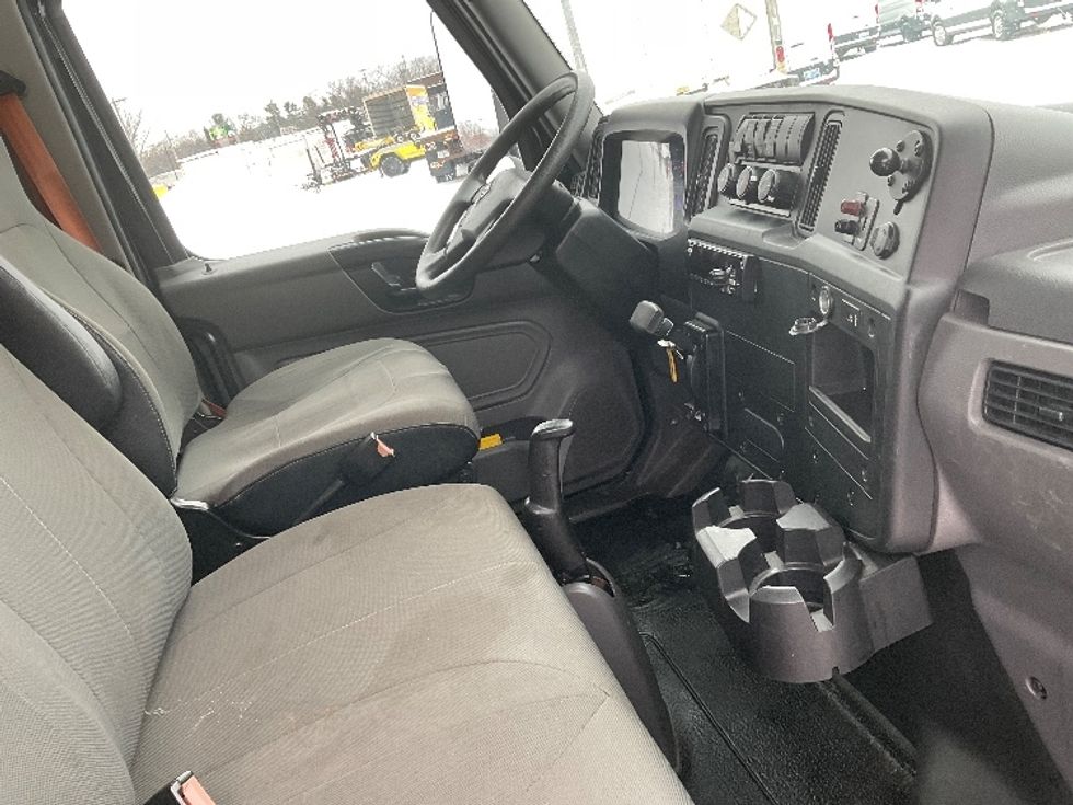 Medium Duty Box Truck-Light and Medium Duty Trucks-International-2020-MV607-Traverse City-MI-107,845\n\t\tmiles-$ 48,250 - Image 22