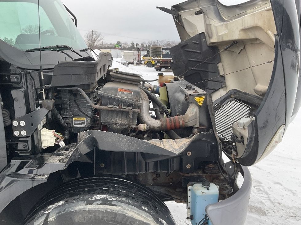 Medium Duty Box Truck-Light and Medium Duty Trucks-International-2020-MV607-Traverse City-MI-107,845\n\t\tmiles-$ 48,250 - Image 24