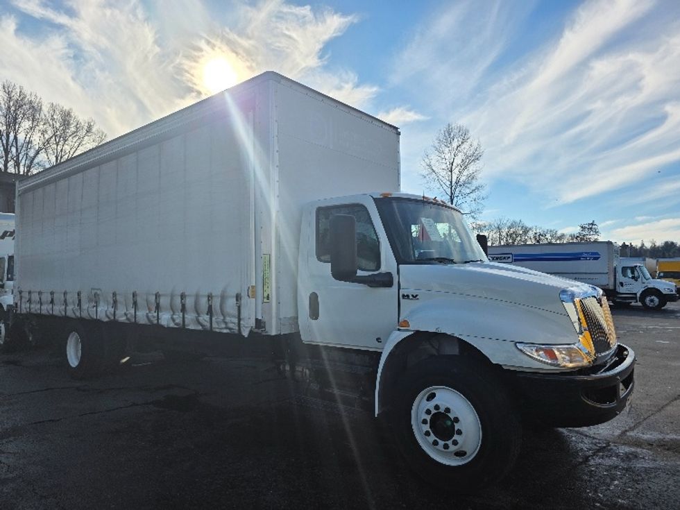 Medium Duty Box Truck-Light and Medium Duty Trucks-International-2020-MV607-Tukwila-WA-103,696\n\t\tmiles-$ 57,000 - Image 1