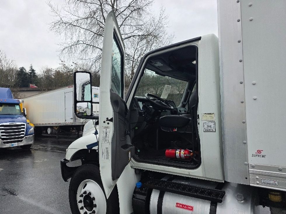 Medium Duty Box Truck-Light and Medium Duty Trucks-International-2020-MV607-Tukwila-WA-103,696\n\t\tmiles-$ 57,000 - Image 16