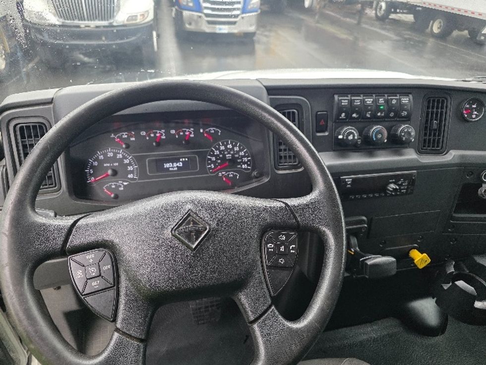 Medium Duty Box Truck-Light and Medium Duty Trucks-International-2020-MV607-Tukwila-WA-103,696\n\t\tmiles-$ 57,000 - Image 18