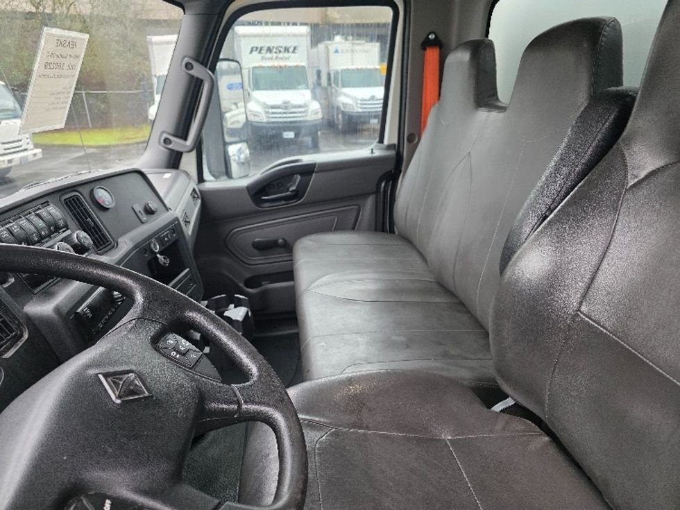 Medium Duty Box Truck-Light and Medium Duty Trucks-International-2020-MV607-Tukwila-WA-103,696\n\t\tmiles-$ 57,000 - Image 19