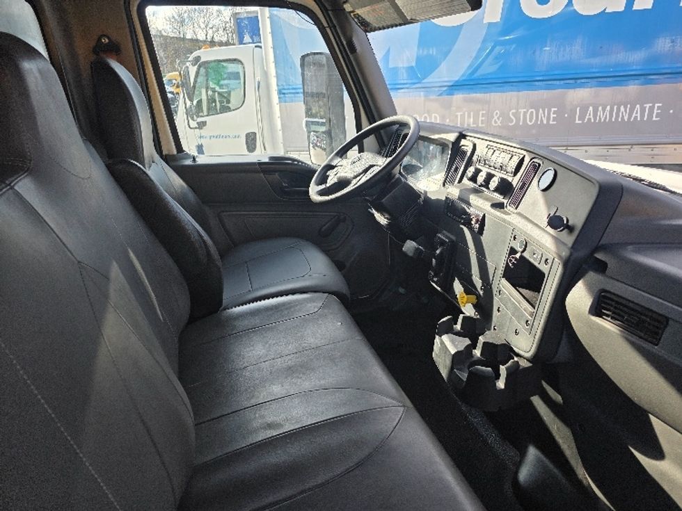 Medium Duty Box Truck-Light and Medium Duty Trucks-International-2020-MV607-Tukwila-WA-103,696\n\t\tmiles-$ 57,000 - Image 22