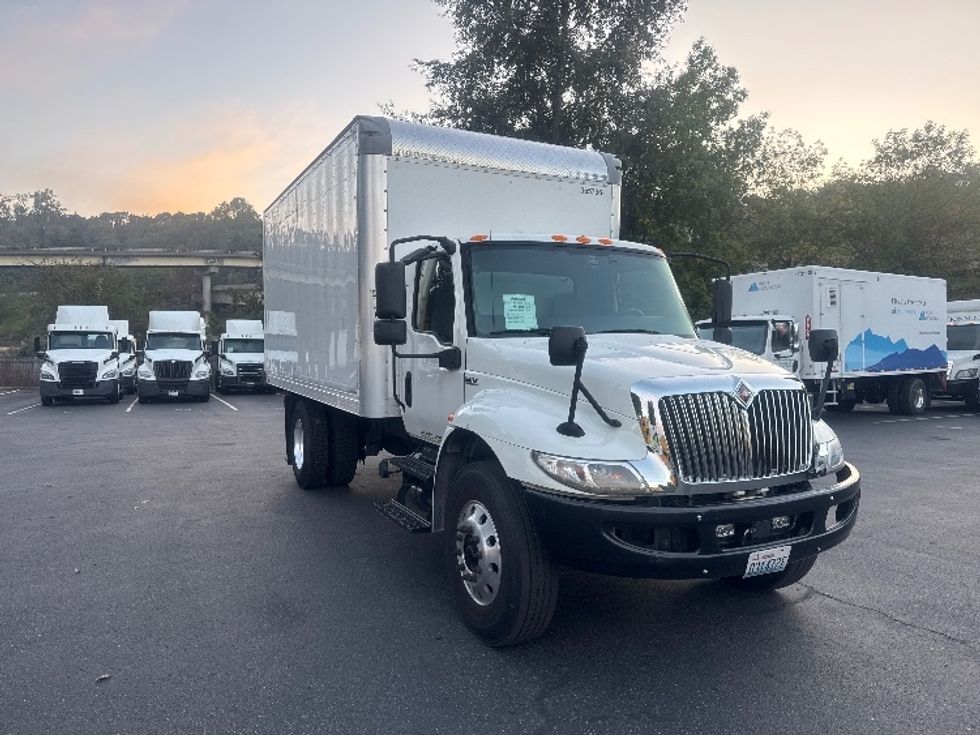 Medium Duty Box Truck-Light and Medium Duty Trucks-International-2020-MV607-Tukwila-WA-130,233\n\t\tmiles-$ 46,250 - Image 1