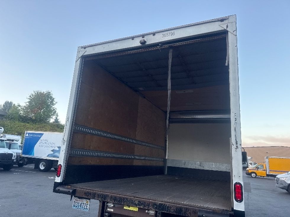Medium Duty Box Truck-Light and Medium Duty Trucks-International-2020-MV607-Tukwila-WA-130,233\n\t\tmiles-$ 46,250 - Image 11