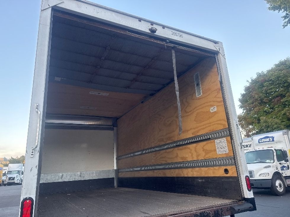 Medium Duty Box Truck-Light and Medium Duty Trucks-International-2020-MV607-Tukwila-WA-130,233\n\t\tmiles-$ 46,250 - Image 12