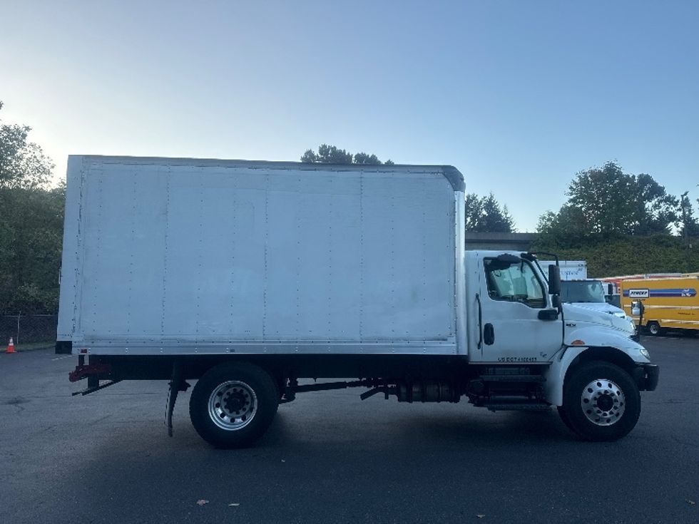Medium Duty Box Truck-Light and Medium Duty Trucks-International-2020-MV607-Tukwila-WA-130,233\n\t\tmiles-$ 46,250 - Image 15