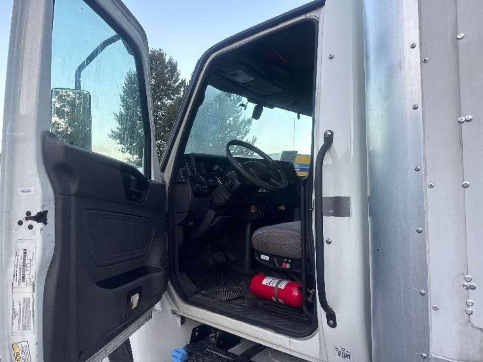 Medium Duty Box Truck-Light and Medium Duty Trucks-International-2020-MV607-Tukwila-WA-130,233\n\t\tmiles-$ 46,250 - Image 16