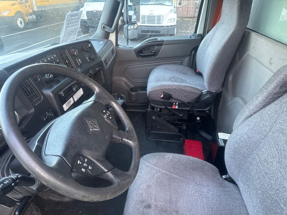 Medium Duty Box Truck-Light and Medium Duty Trucks-International-2020-MV607-Tukwila-WA-130,233\n\t\tmiles-$ 46,250 - Image 18