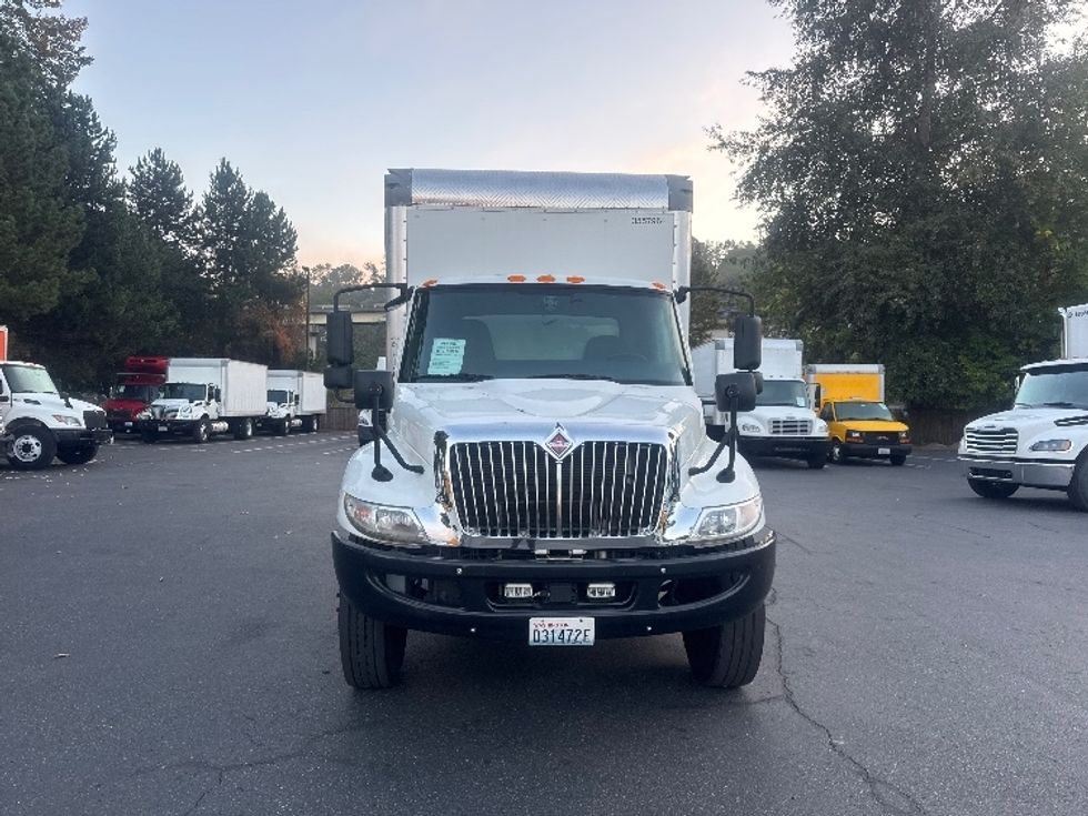 Medium Duty Box Truck-Light and Medium Duty Trucks-International-2020-MV607-Tukwila-WA-130,233\n\t\tmiles-$ 46,250 - Image 2