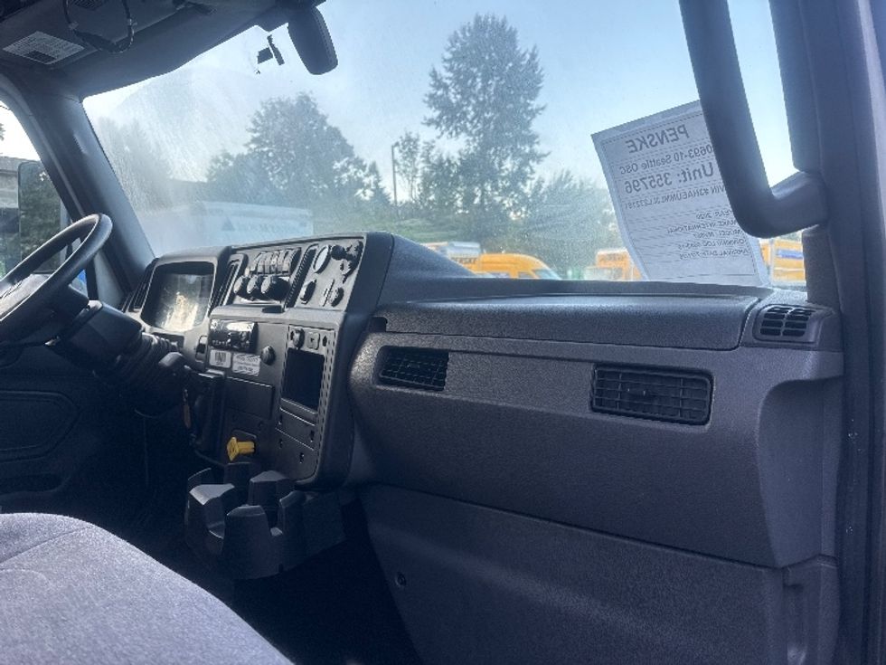 Medium Duty Box Truck-Light and Medium Duty Trucks-International-2020-MV607-Tukwila-WA-130,233\n\t\tmiles-$ 46,250 - Image 20