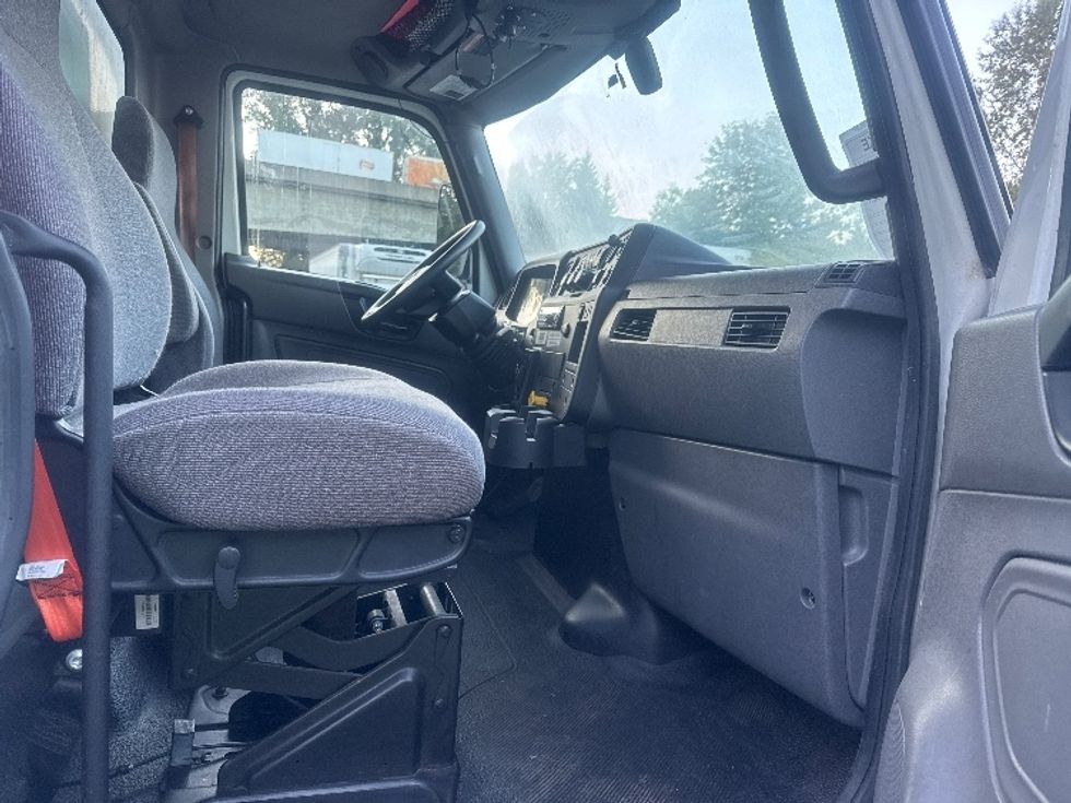 Medium Duty Box Truck-Light and Medium Duty Trucks-International-2020-MV607-Tukwila-WA-130,233\n\t\tmiles-$ 46,250 - Image 21