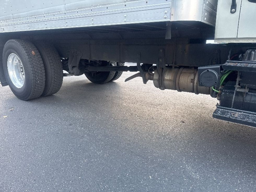 Medium Duty Box Truck-Light and Medium Duty Trucks-International-2020-MV607-Tukwila-WA-130,233\n\t\tmiles-$ 46,250 - Image 5